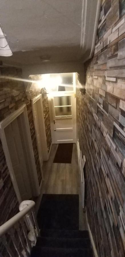 St. James Street Townhouse Belfast Exterior foto